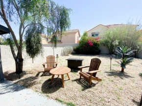 Alluring townhouse near ASU with KING bed and free parking